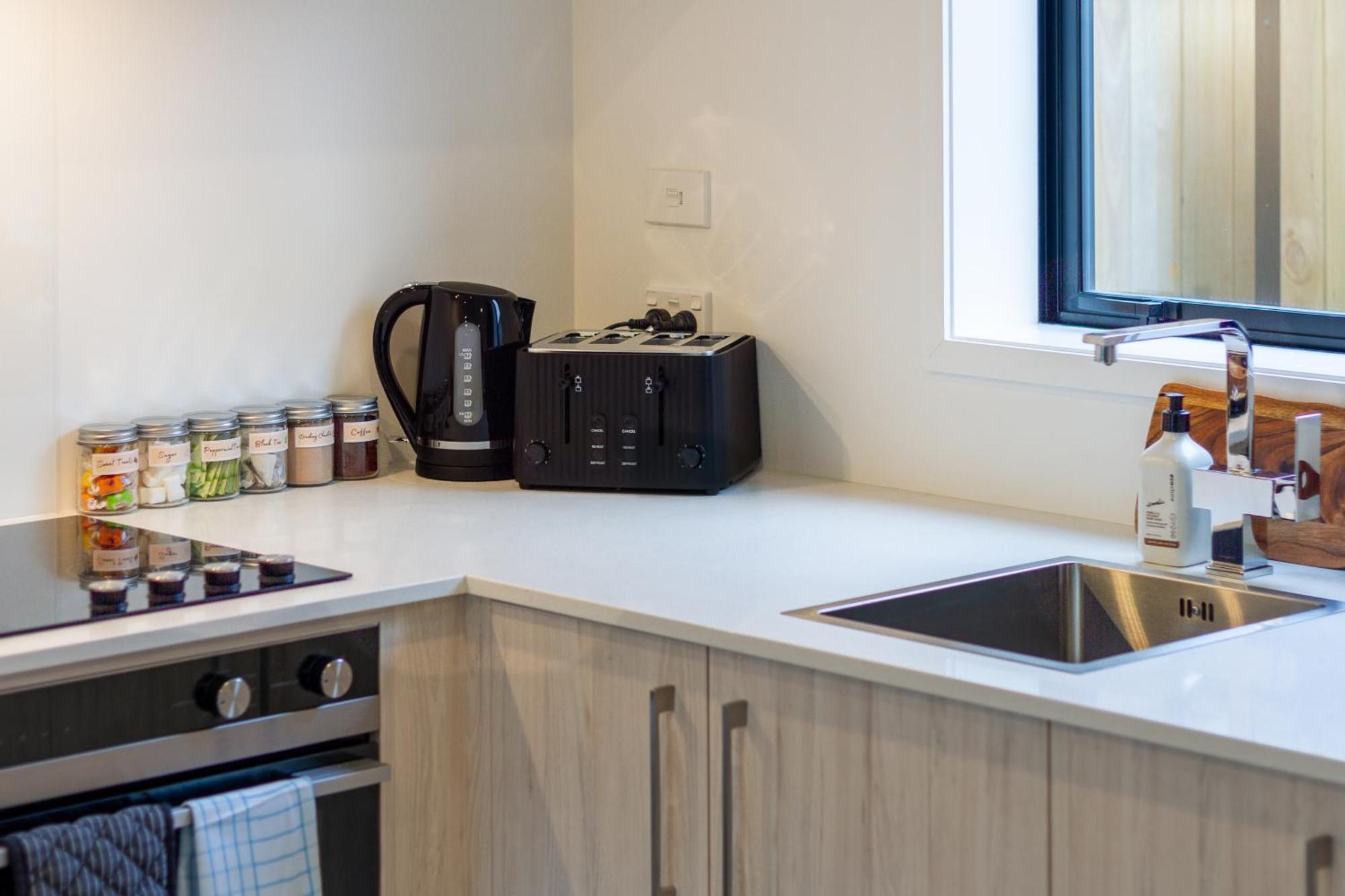 Cashel Street Hideaway 2 Bed 2 Bath Lägenhet Christchurch Exteriör bild